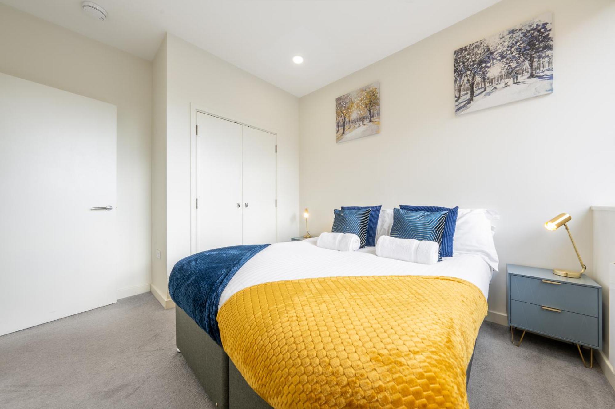 Luxury 1 Bedroom Serviced Apartment With Roof Terrace & Gym Stevenage Exteriör bild