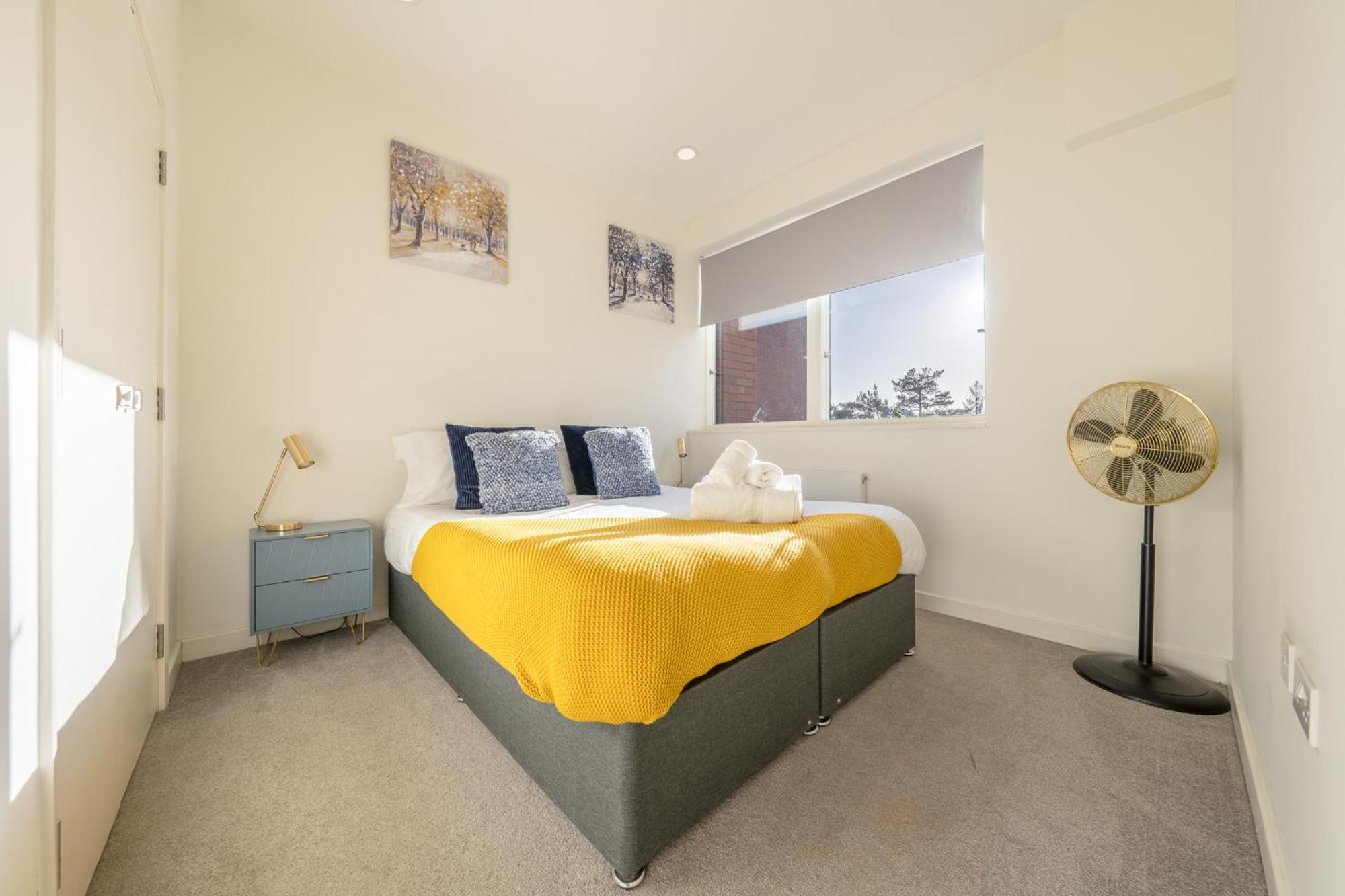 Luxury 1 Bedroom Serviced Apartment With Roof Terrace & Gym Stevenage Exteriör bild