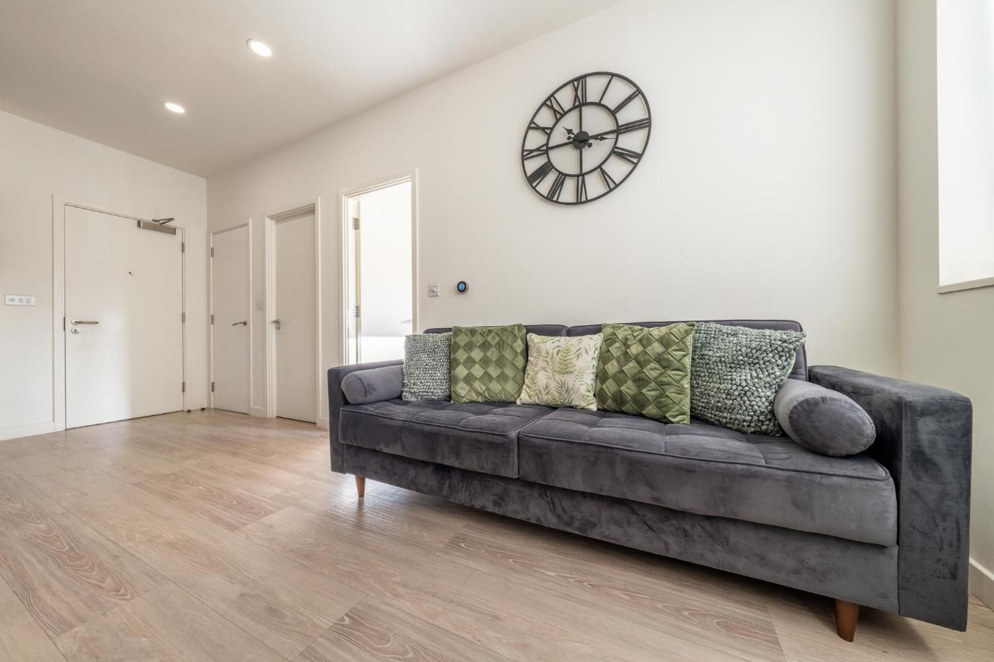 Luxury 1 Bedroom Serviced Apartment With Roof Terrace & Gym Stevenage Exteriör bild