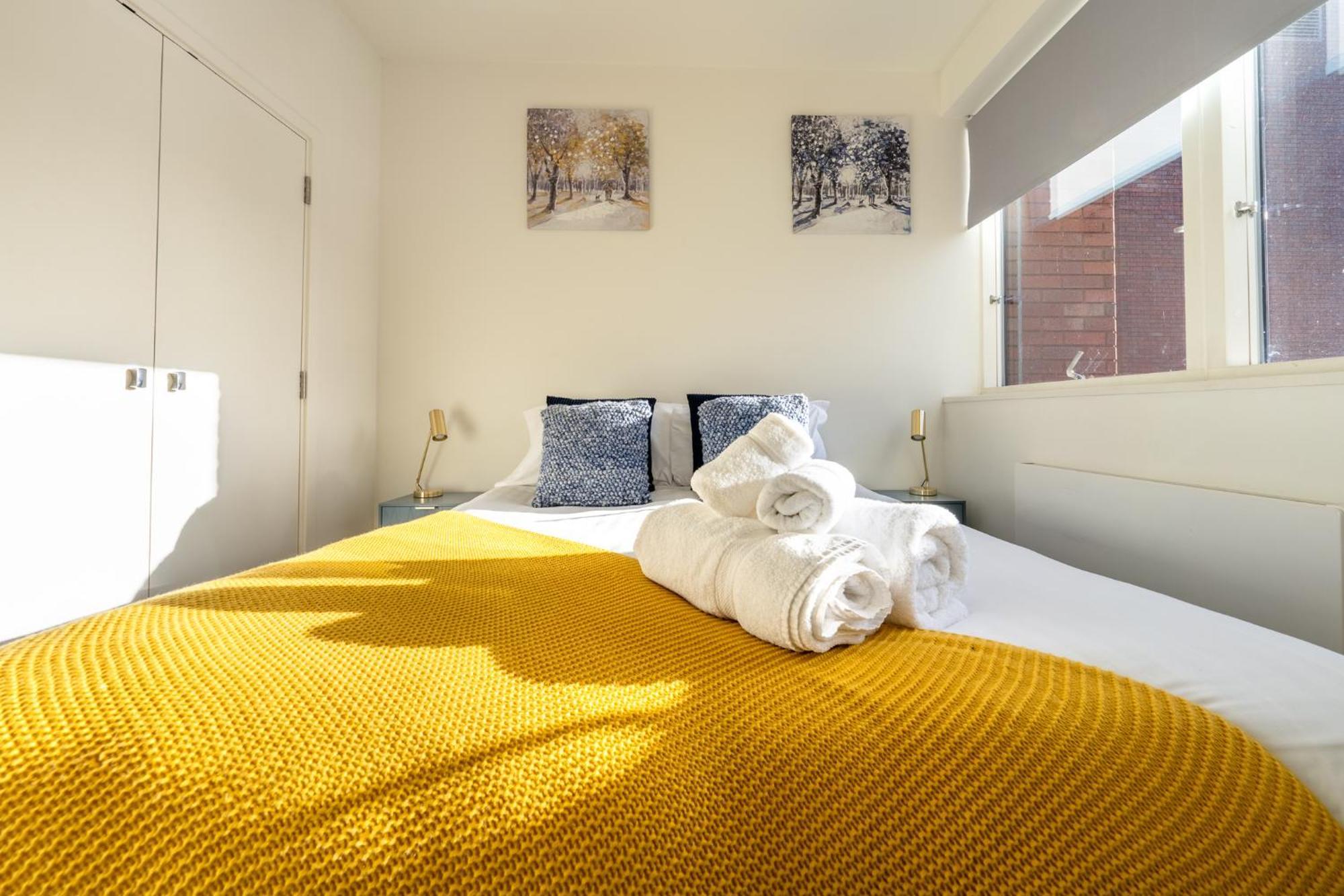 Luxury 1 Bedroom Serviced Apartment With Roof Terrace & Gym Stevenage Exteriör bild