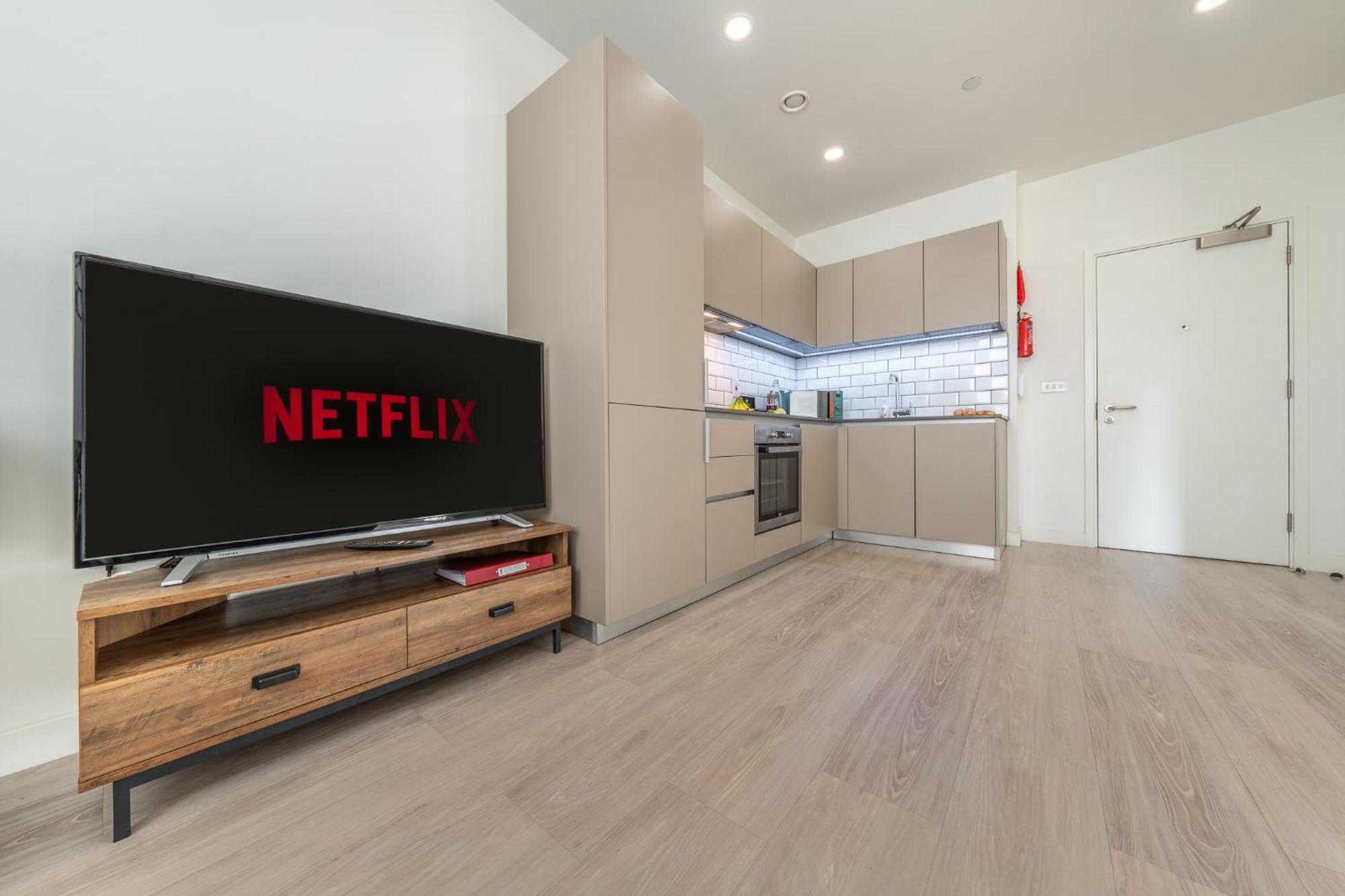 Luxury 1 Bedroom Serviced Apartment With Roof Terrace & Gym Stevenage Exteriör bild
