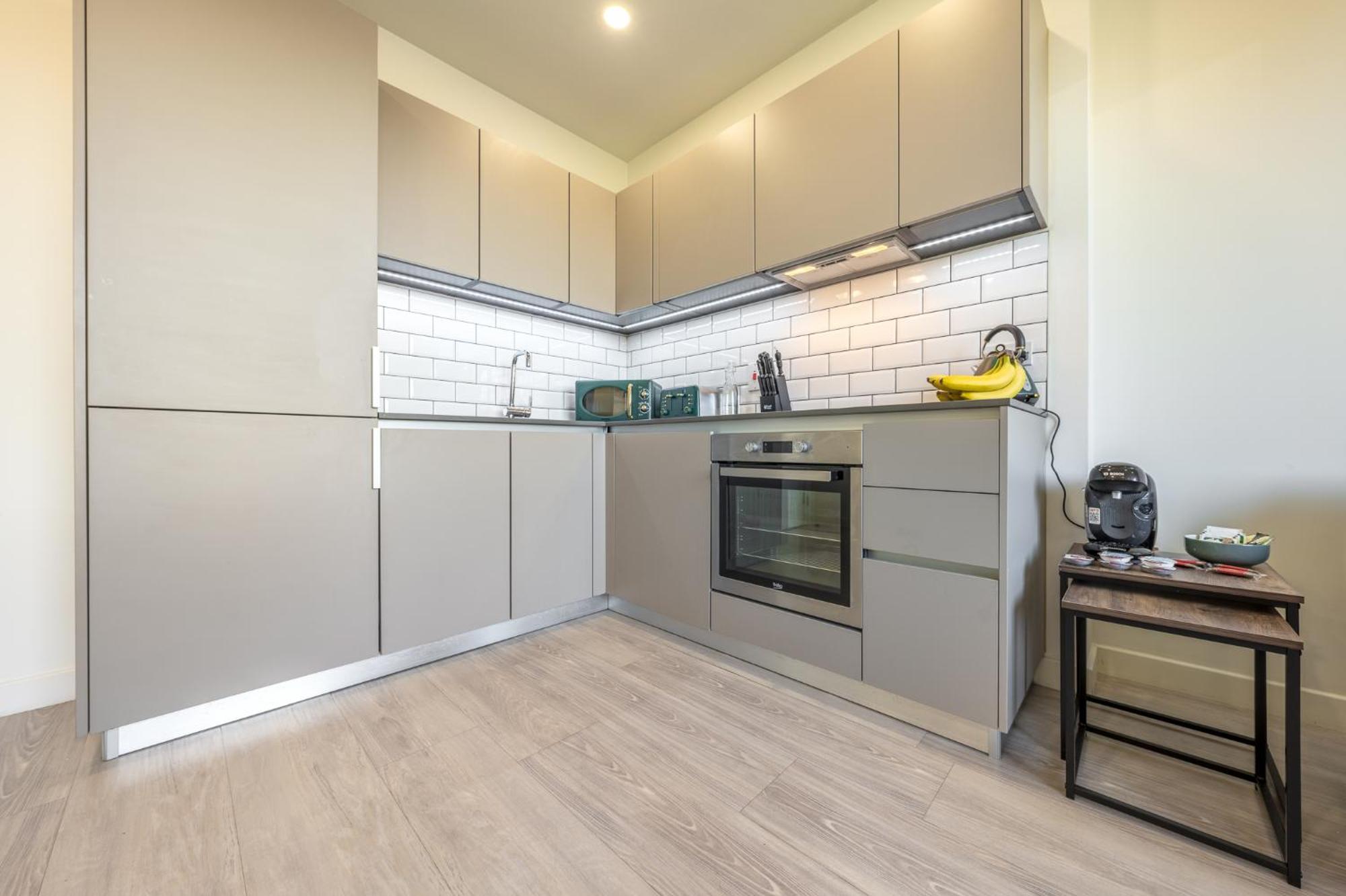 Luxury 1 Bedroom Serviced Apartment With Roof Terrace & Gym Stevenage Exteriör bild