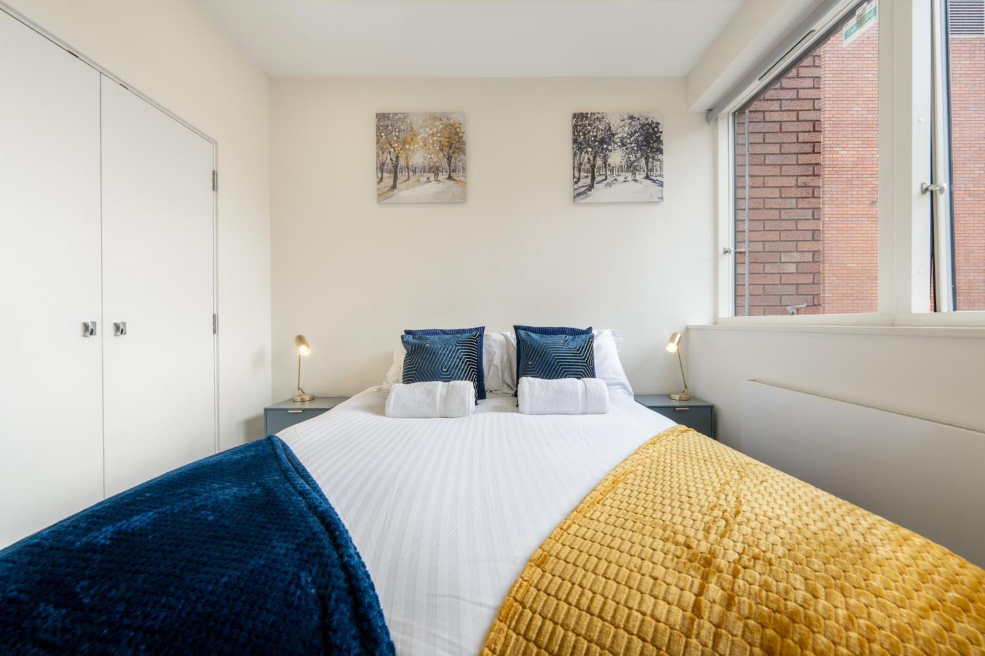 Luxury 1 Bedroom Serviced Apartment With Roof Terrace & Gym Stevenage Exteriör bild