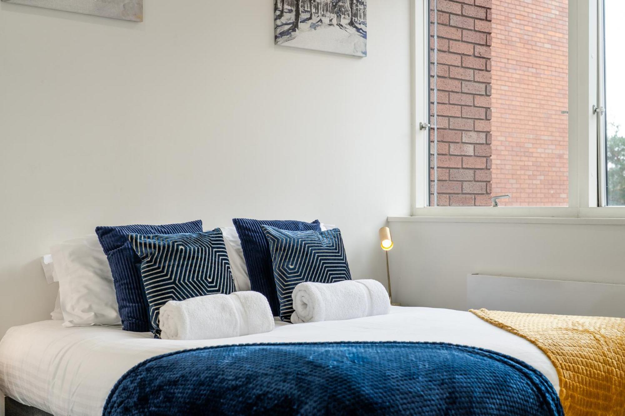 Luxury 1 Bedroom Serviced Apartment With Roof Terrace & Gym Stevenage Exteriör bild