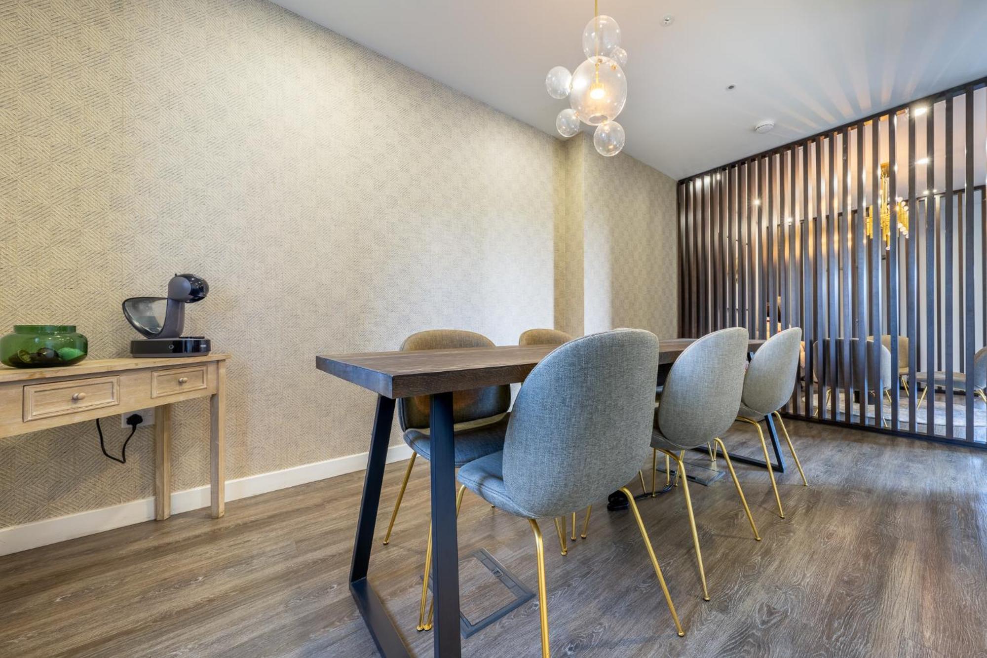 Luxury 1 Bedroom Serviced Apartment With Roof Terrace & Gym Stevenage Exteriör bild