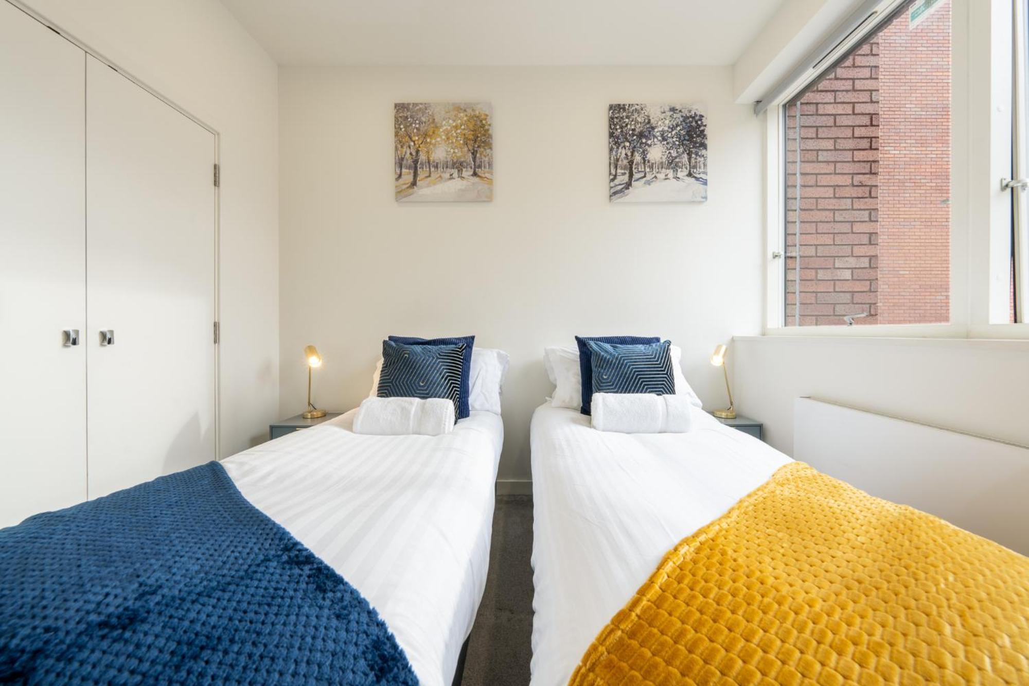 Luxury 1 Bedroom Serviced Apartment With Roof Terrace & Gym Stevenage Exteriör bild
