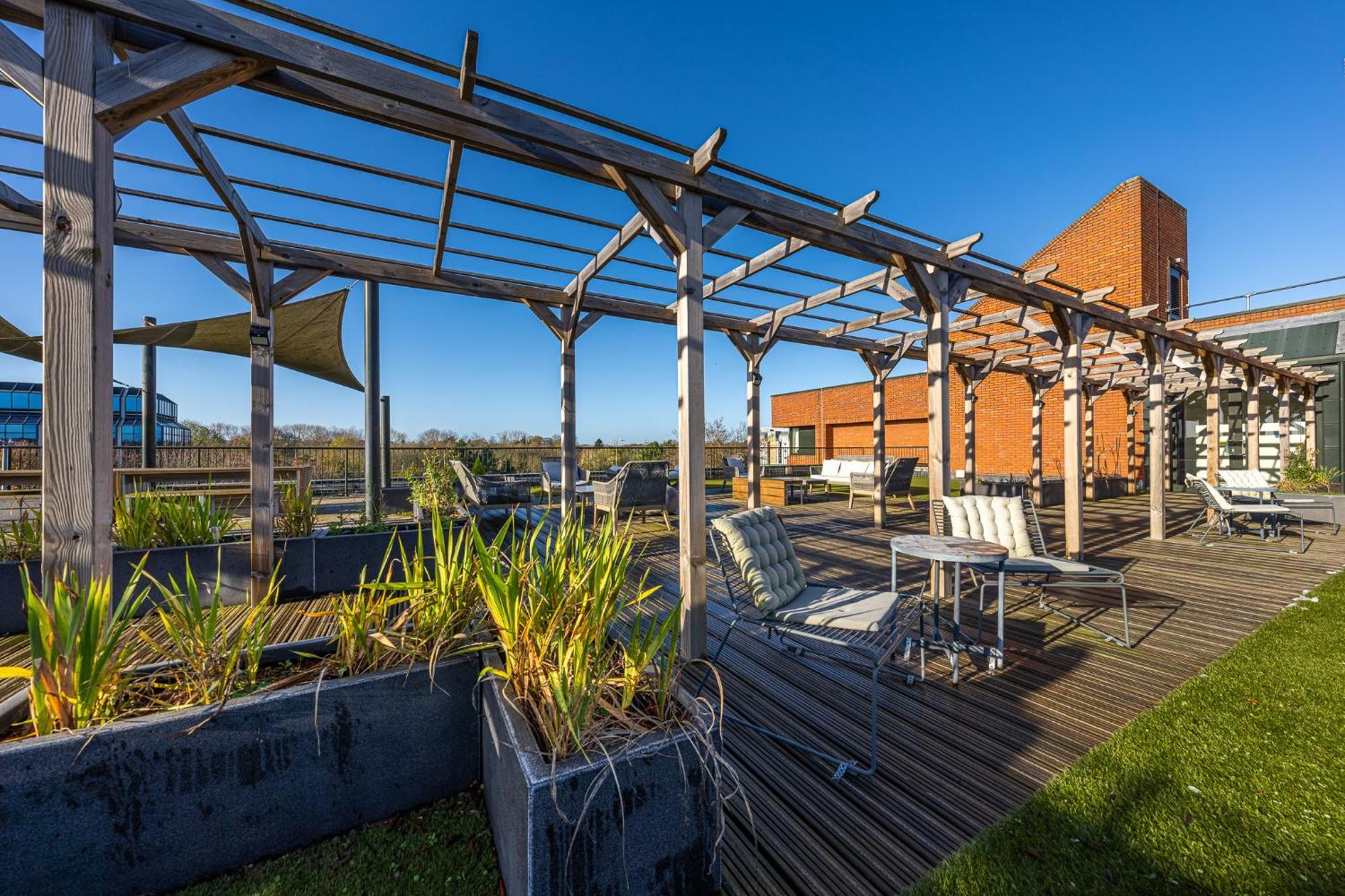Luxury 1 Bedroom Serviced Apartment With Roof Terrace & Gym Stevenage Exteriör bild